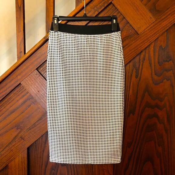 Topshop Dresses & Skirts - 🔴Topshop white and black skirt